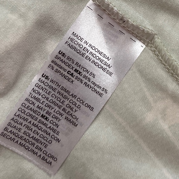 Chico’s Touch of Cool polished tank basic knit. - Picture 9 of 9